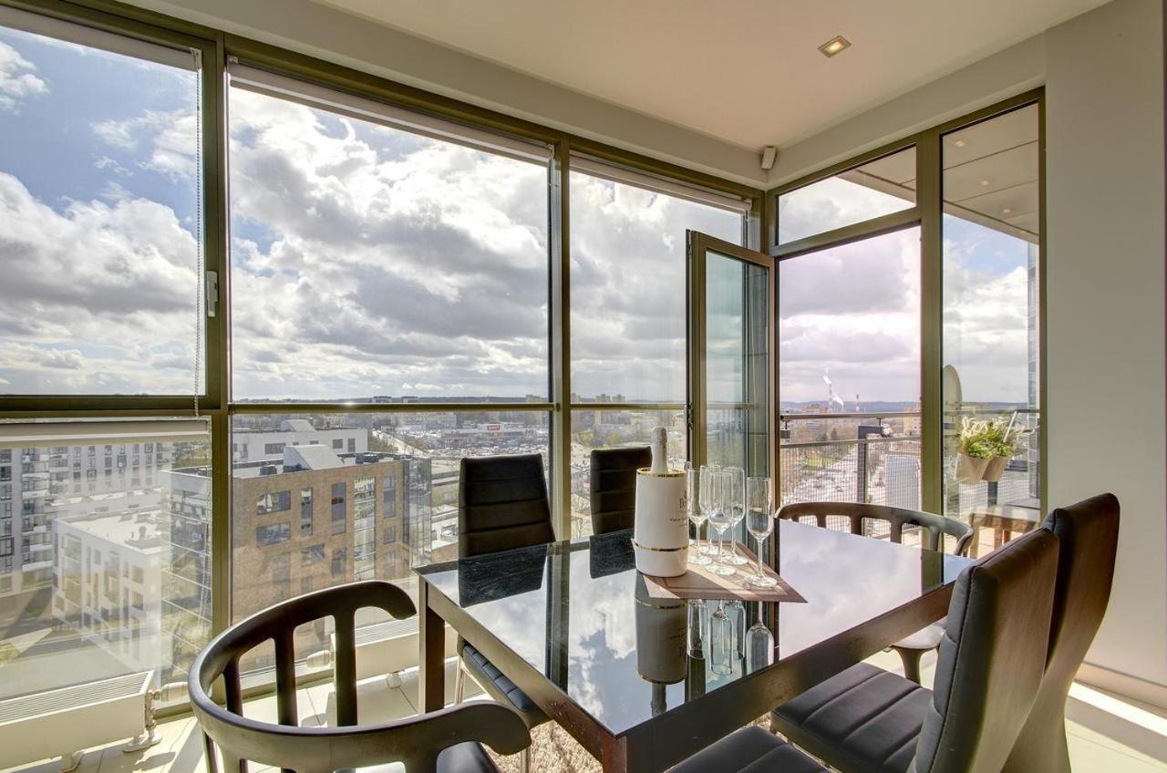Helios Luxury Apartment In Vilnius Skyscraper Dış mekan fotoğraf