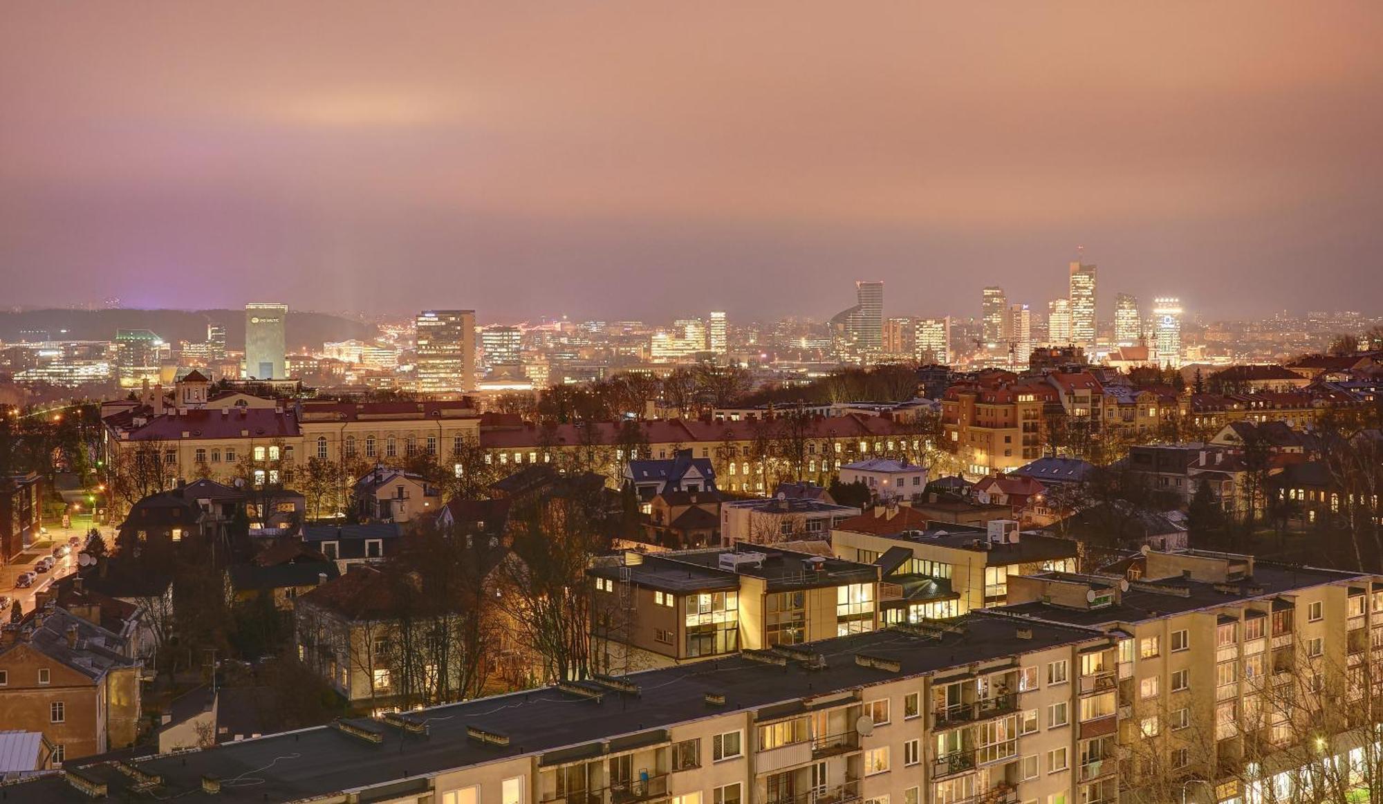 Helios Luxury Apartment In Vilnius Skyscraper Dış mekan fotoğraf